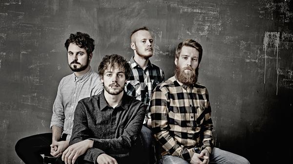 Heisskalt sind vor allem für ihre eingängigen und orginellen Melodien bekannt. Außerdem begeistern die vier Jungs mit authentischen Liedtexten.