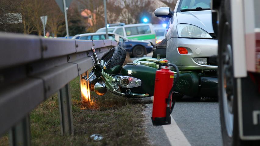 Nach Sturz: Motorradfahrer bei Fürth von Auto überrollt
