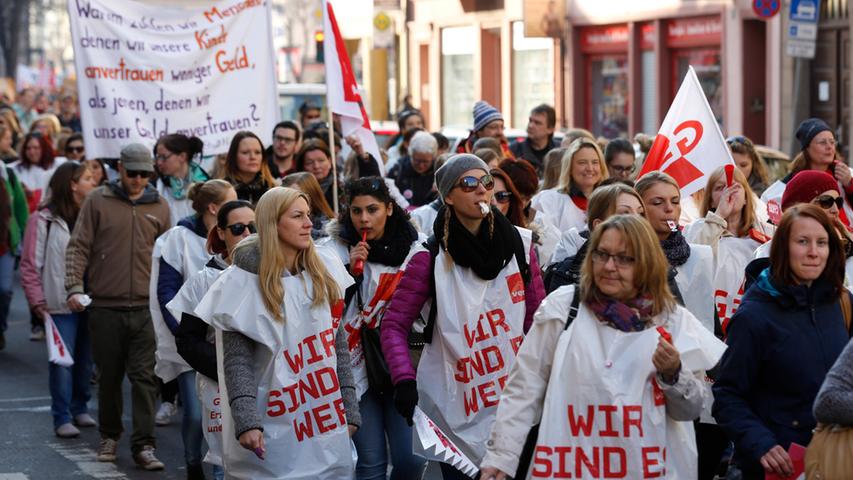 Sozialberufe: Zahlreiche Erzieher streiken in Nürnberg und Fürth