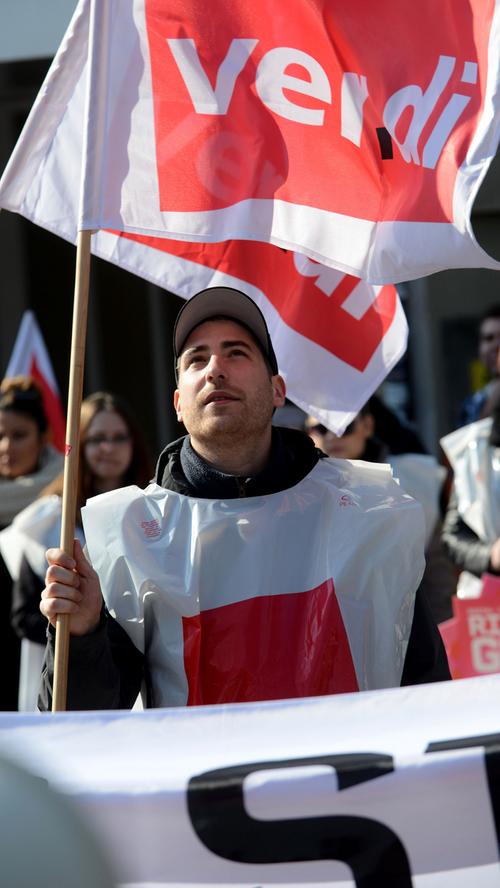 Sozialberufe: Zahlreiche Erzieher streiken in Nürnberg und Fürth