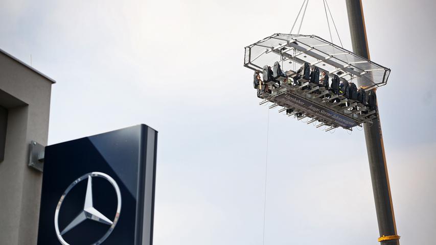 XXL-Gondel in Nürnberg: Mercedes-Benz eröffnet Niederlassung