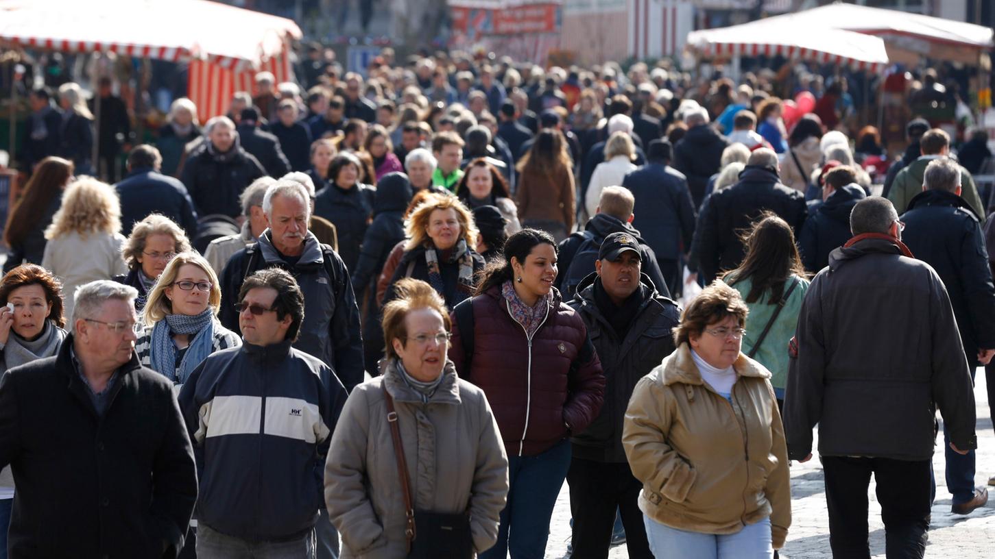 Beim vergangenen verkaufsoffenen Sonntag im März war die Königstraße proppenvoll. Beim vergangenen verkaufsoffenen Sonntag im März war die Königstraße proppenvoll.