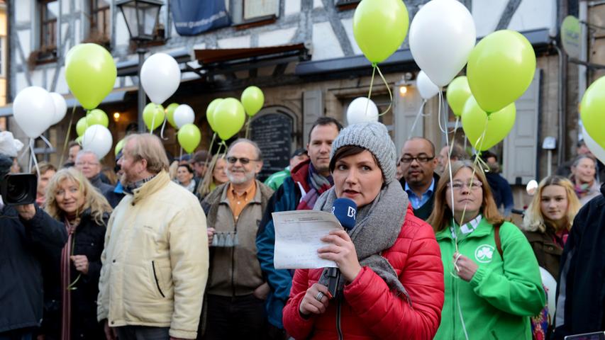 Um 17.30 Uhr war die Gustavstraße auf Sendung: Die "Frankenschau aktuell" des Bayerischen Rundfunks berichtete live über den jahrelangen Lärmstreit und die bevorstehende Mediation.