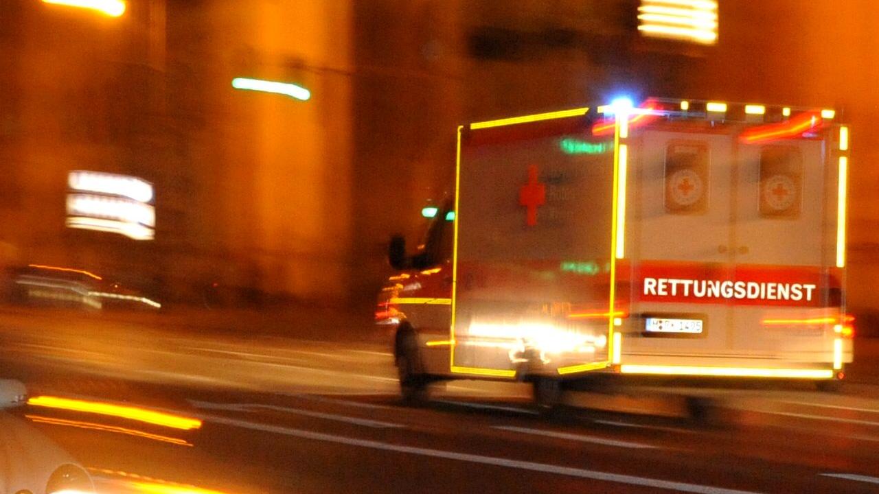 Drama in Fürth: Ein Mann ist vom Balkon gestürzt, weil er sich ausgesperrt hatte. (Symbolbild)