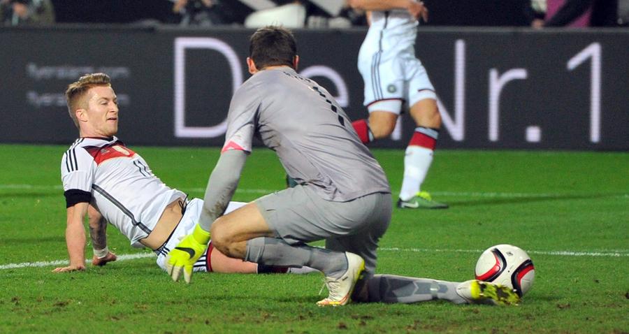 2:2: Podolski rettet Unentschieden gegen Australien
