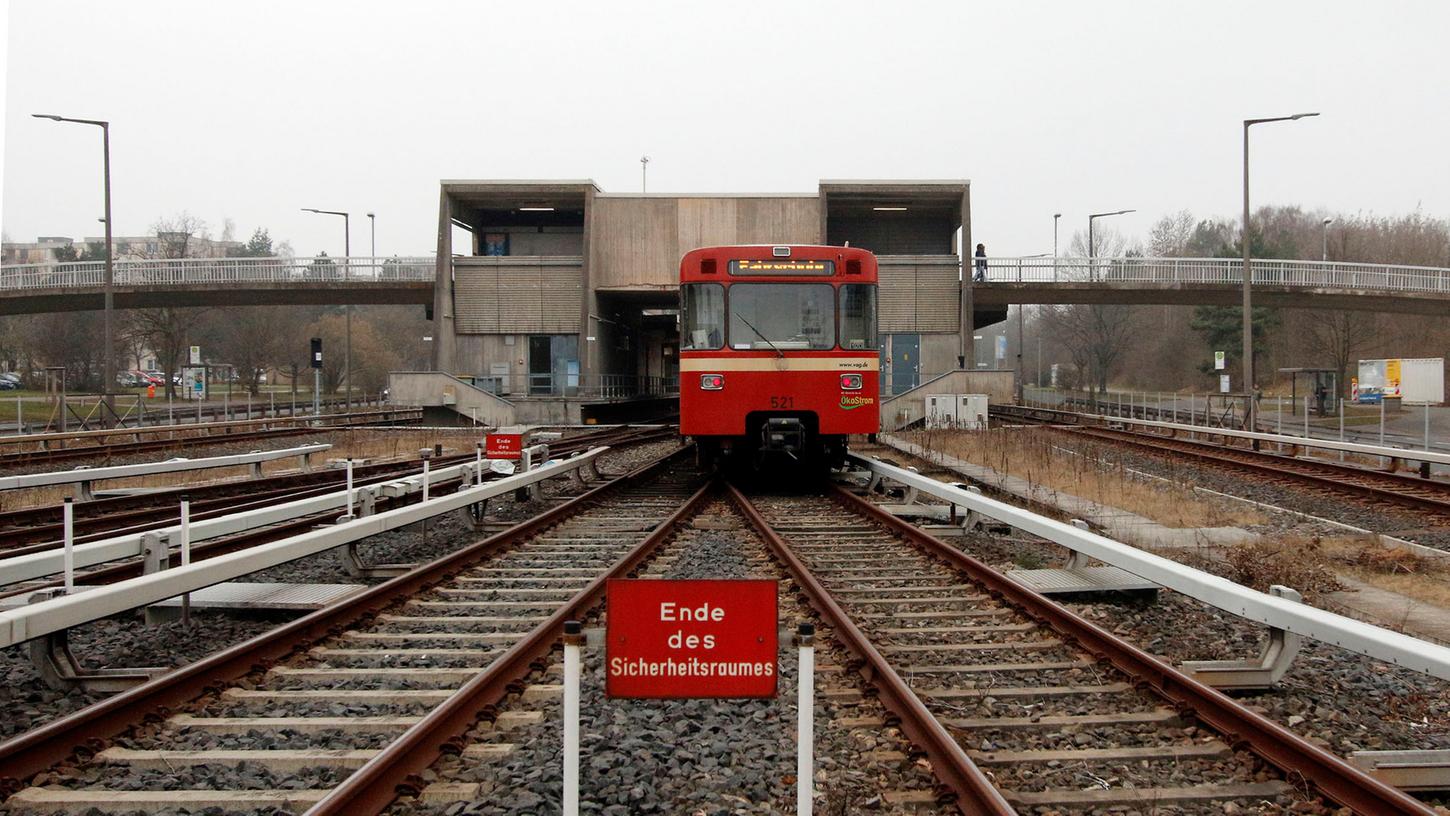 Der marode Bahnhof Scharfreiterring wird komplett saniert. Die Arbeiten beginnen im Sommer.