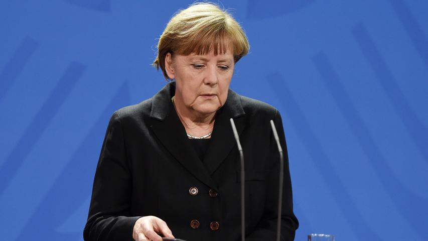 Angela Merkel versicherte in einer Pressekonferenz, dass alles getan werde, um das Unglück restlos aufzuklären.