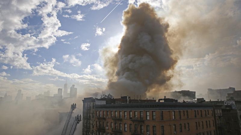 Dunkle Wolken über Manhatten: Dieses Haus in New York explodierte - 19 Menschen wurden zum Teil schwer verletzt.