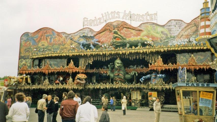 So sah die Bahn kurz nach ihrer Fertigstellung im Sommer 1986 aus. Das Bild entstand auf dem Schweinfurter Volksfest. Heute hat sich alles verändert.