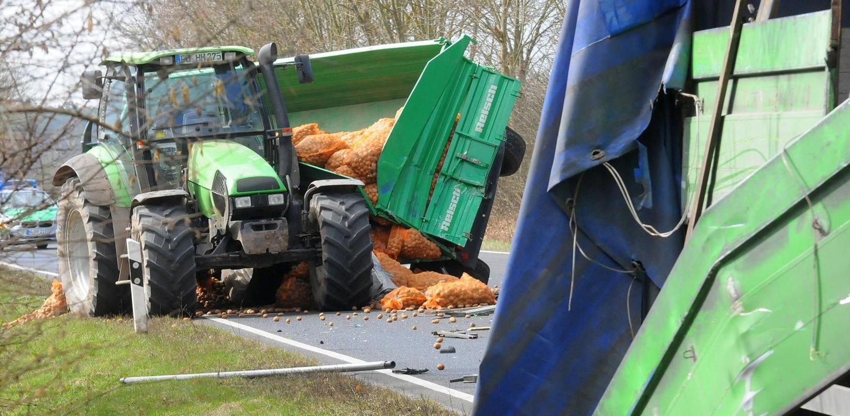 In der Pinkelpause: Lkw rammt Traktor bei Abenberg