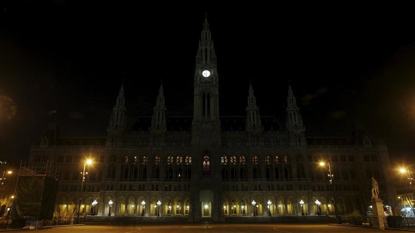 Weitere Gebäude, die eine Stunde lang nicht beleuchtet wurden: Das Rathaus in Wien...