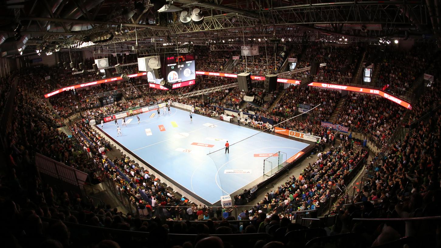 Ein Heimspiel des HCE in der Nürnberger Arena ist ein Erlebnis. Am Mittwoch werden auch einige Flüchtlinge in der Halle sein.