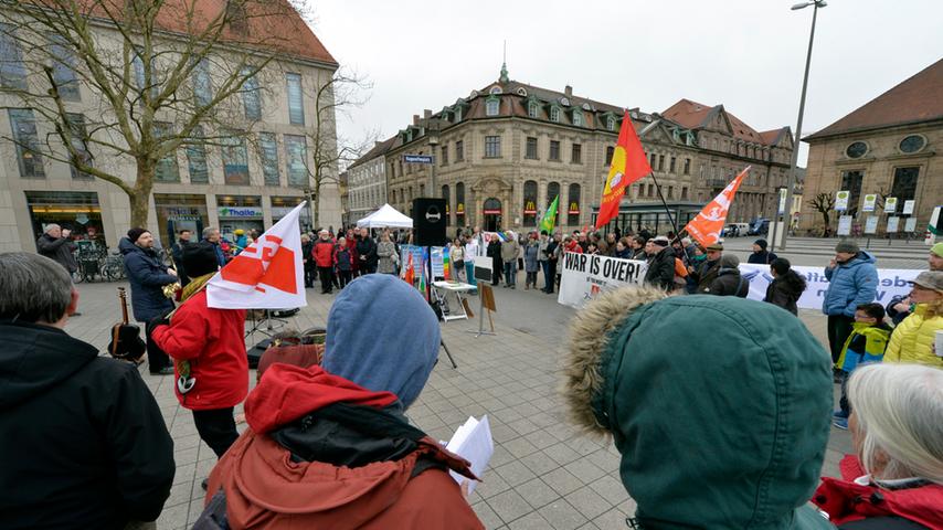 Für eine friedliche Zukunft: Ostermarsch 2015 in Erlangen