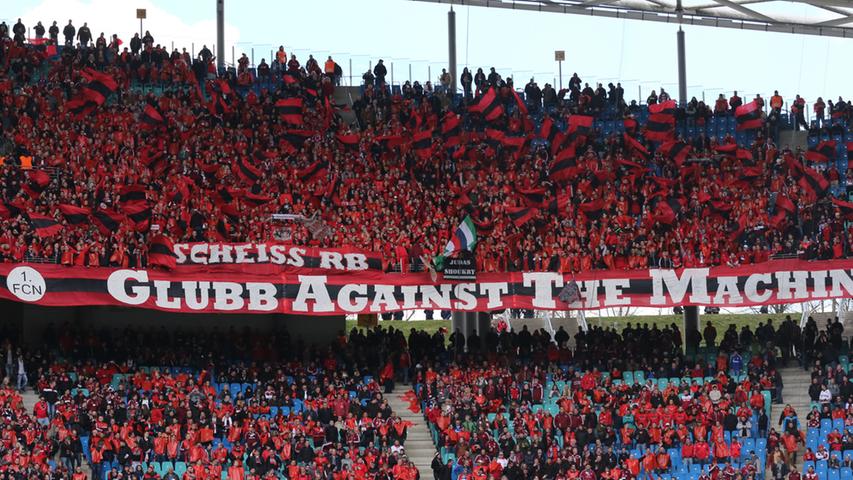 Angefeuert von rund 4600 mitgereisten Fans, die gegen den finanzstarken RB Leipzig protestierten, wollte der Club endlich wieder Punkte sammeln.