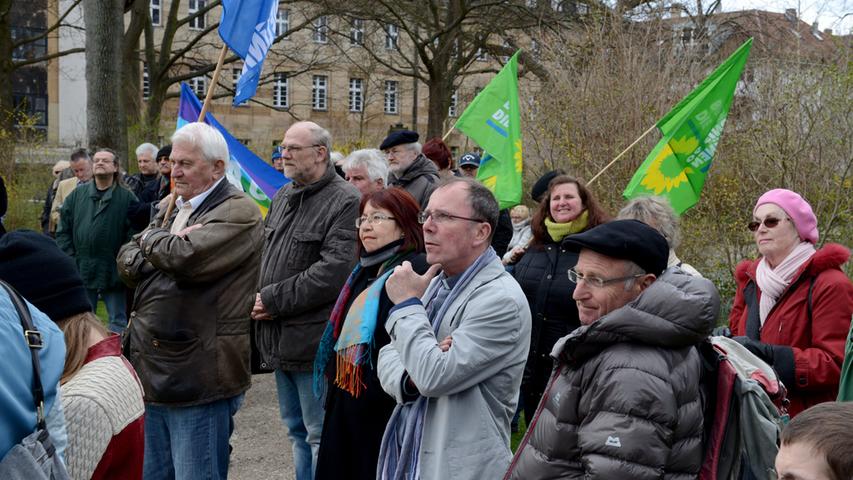 Ostermarsch in Fürth: Demo am Hiroschimadenkmal 