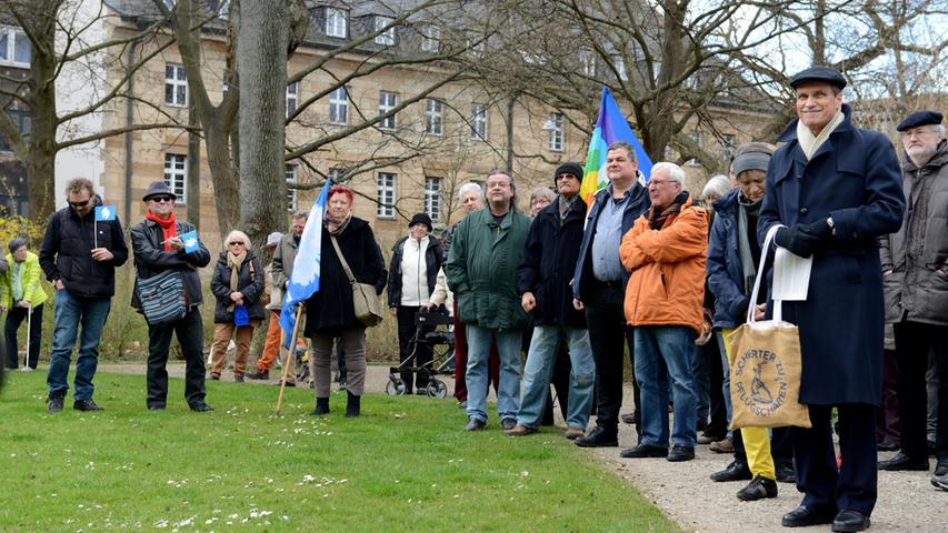 Ostermarsch in Fürth: Demo am Hiroschimadenkmal 