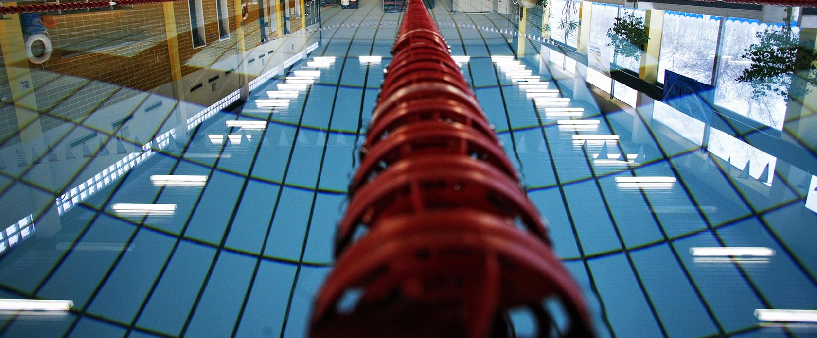 RHV-Redakteurin Carola Scherbel findet die Vorstellung eines Hallenbads "fast zu schön, um wahr zu sein". RHV-Redakteurin Carola Scherbel findet die Vorstellung eines Hallenbads "fast zu schön, um wahr zu sein".