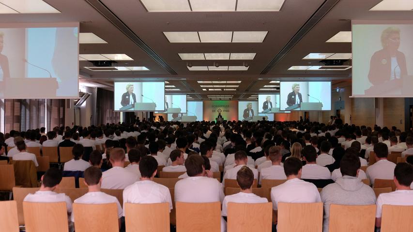 Schaeffler-Azubi-Treffen: Chefin begrüßt 1200 Auzubildende 