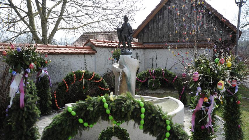Der Heimatverein Wurschtbachtal nimmt den Hubertusbrunnen in Deinschwang in seine Obhut.