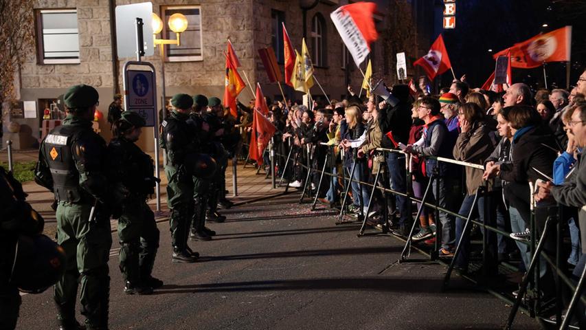 Pegida trifft zum fünften Mal auf Gegendemonstranten