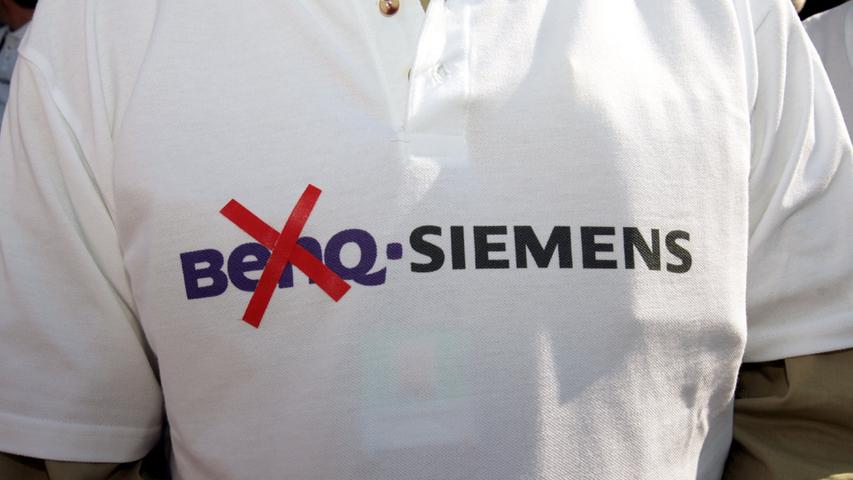 2005 verkauft Siemens seine Handysparte an das taiwanische Unternehmen BenQ - das einen Herbst später Insolvenz anmeldet. Tausende Arbeitsplätze gehen in Deutschland verloren.