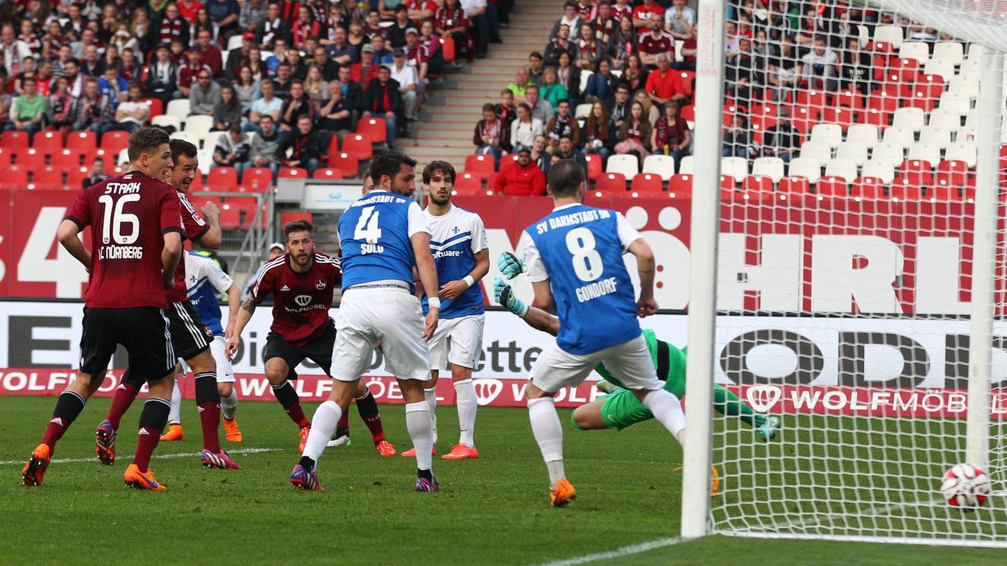 Der geht rein! Guido Burgstaller besorgte die Club-Führung gegen Darmstadt. Am Ende jedoch musste sich der Club mit einem Punkt begnügen. Der geht rein! Guido Burgstaller besorgte die Club-Führung gegen Darmstadt. Am Ende jedoch musste sich der Club mit einem Punkt begnügen.