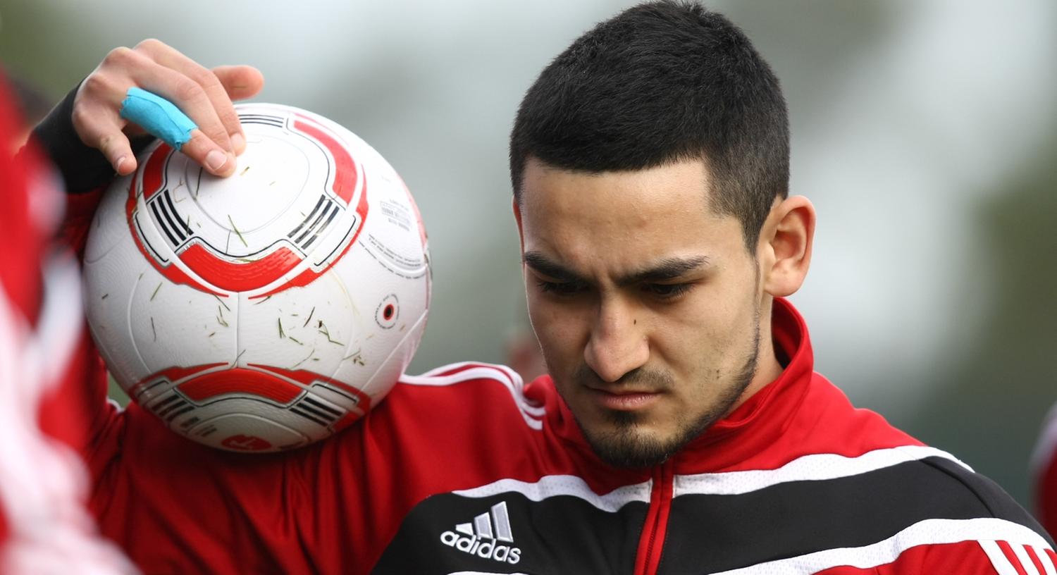 Nutzte seine Zeit in Nürnberg als Rampe für eine Karriere als Weltstar: Ilkay Gündogan - hier noch in rot-schwarzer Arbeitskleidung. Nutzte seine Zeit in Nürnberg als Rampe für eine Karriere als Weltstar: Ilkay Gündogan - hier noch in rot-schwarzer Arbeitskleidung.