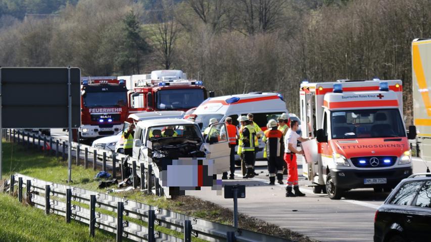 Schwerer Verkehrsunfall auf der A3 vor der Raststätte Jura