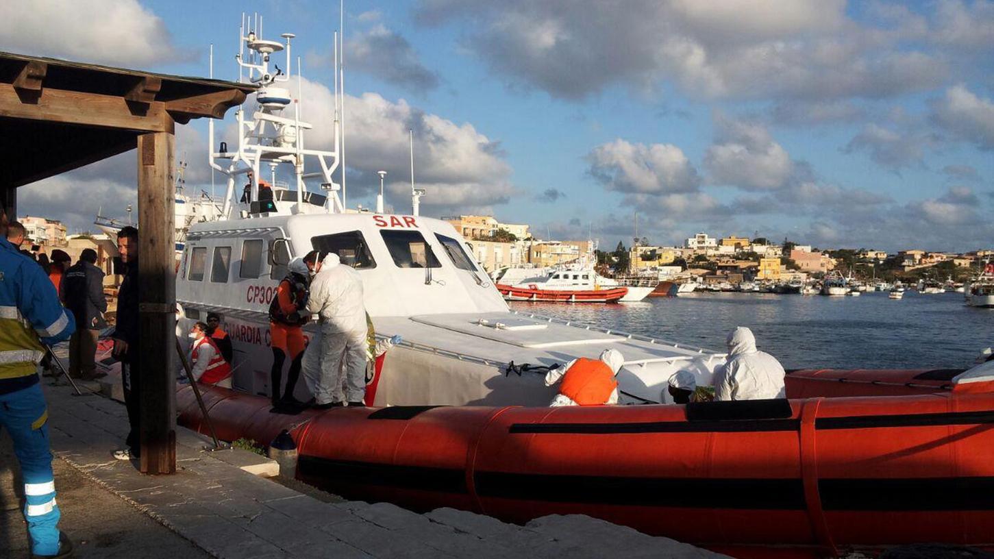 Flüchtlingsdrama  im Mittelmeer: Bis zu 700 Tote befürchtet