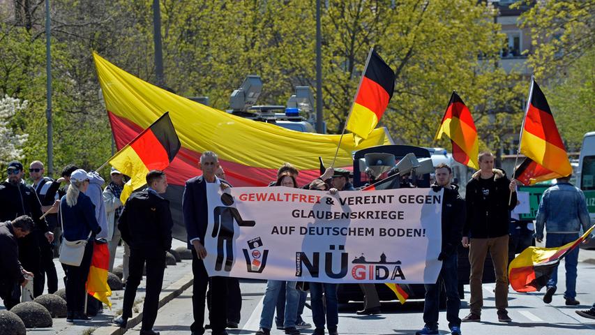 Einen Tag vor Hitler-Geburtstag: Nügida marschiert in Nürnberg auf