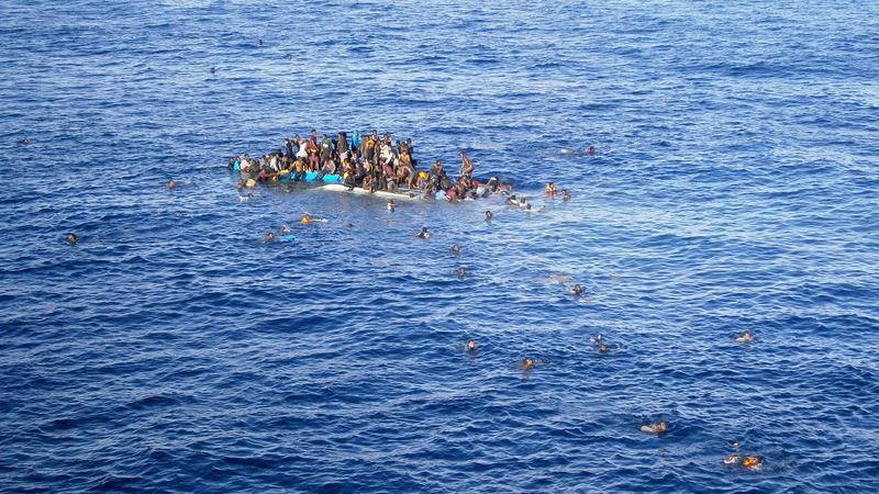 Immer wieder kentern Flüchtlingsschiffe im Mittelbeer, völlig überfüllt und hoffnungslos veraltet.