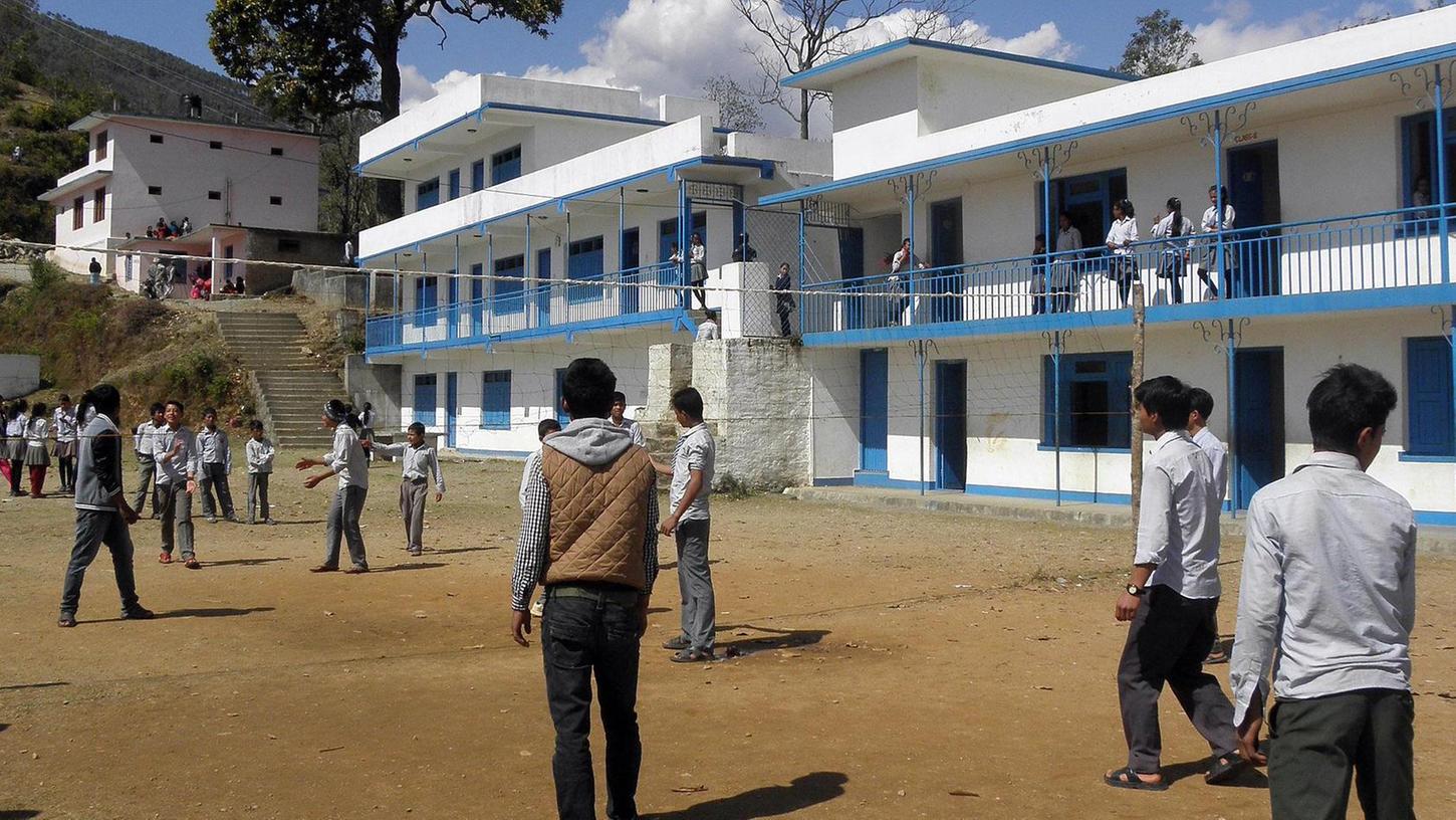 Die Michl-Dacher-Schule, ein Vorzeigeprojekt der Nepalhilfe Beilngries, ist offenbar durch das Erdbeben beschädigt worden.