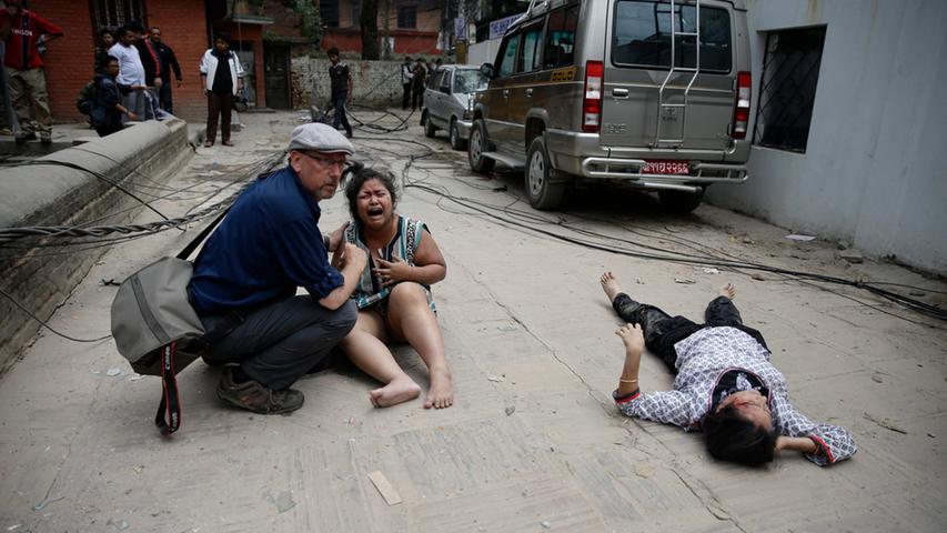 Heftiges Beben in Nepal: Zurück bleiben Trümmer und Verzweiflung