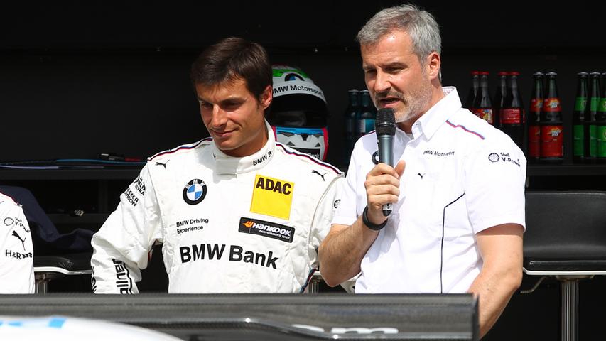 Bruno Spengler (BMW Team MTEK, links) neben BMW-Motorsportchef Jens Marquardt.