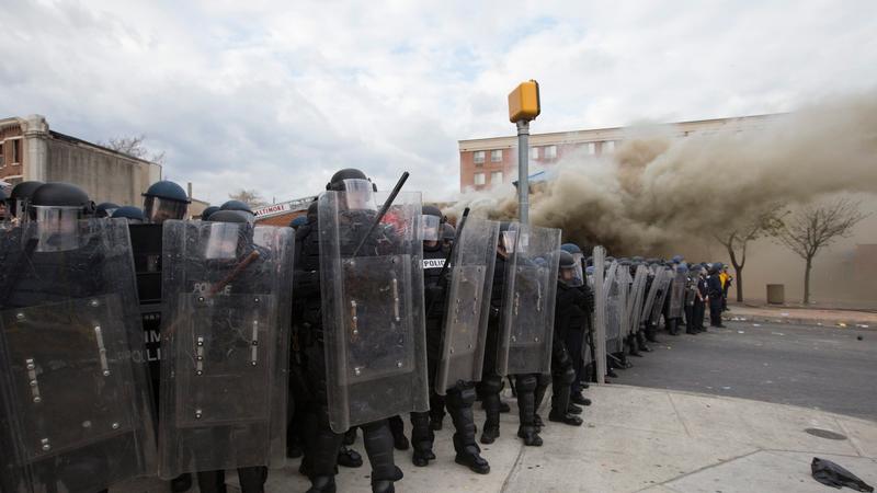 Kriegszustand in Baltimore nach Tod eines Schwarzen: Nationalgarde rückt an