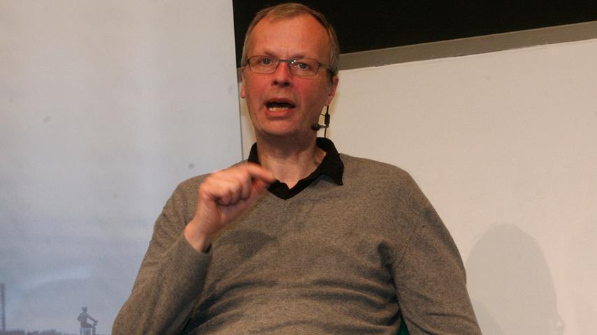 Sein Buch "Die Fußball-Matrix" lieferte die Basis für die Diskussion: der Autor und Journalist ("Spiegel") Christoph Biermann.