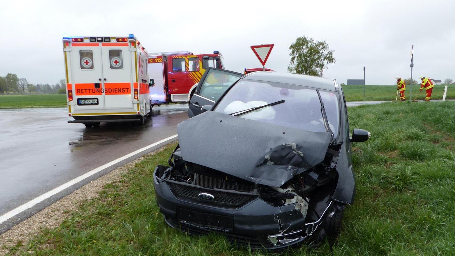 Freystadt:  Zwei Unfälle kurz hintereinander an derselben Kreuzung