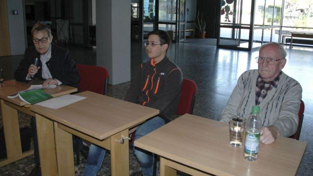 Zbigniew Kolakowski sprach in Berg mit Schülern.