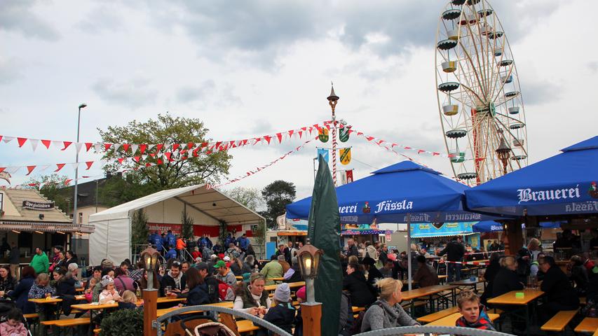 ...diesem Jahr wieder das Bamberger Volksfest, der "Bamberger Frühling", aufgebaut. Mit...