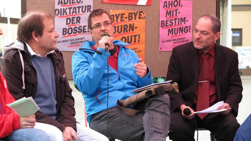 SPD-Kreisvorsitzender und GEW-Gewerkschafter Harald Dösel (Mitte) setzte sich insbesondere für eine Verbesserung des bayerischen Bildungssystems und gegen Rassismus ein.