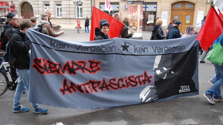 Mai-Demo in Fürth: Mit Samba durch die Innenstadt