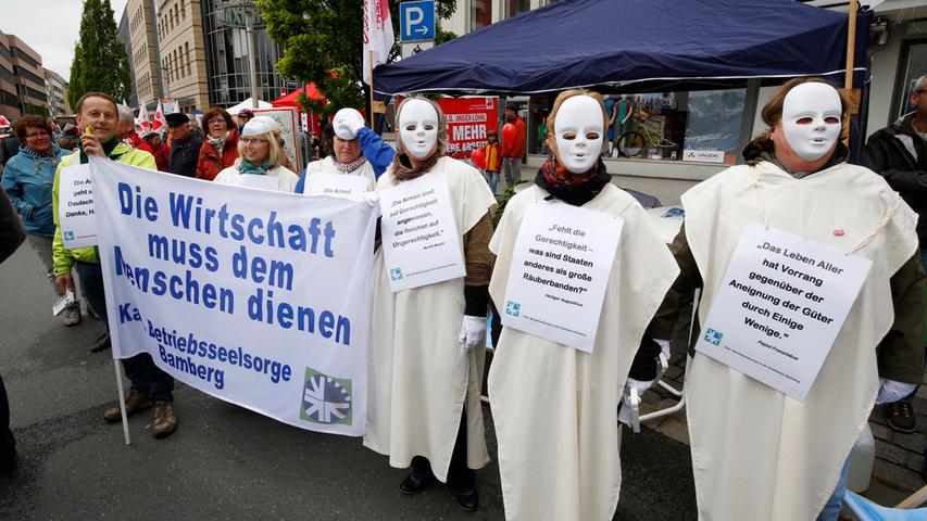 Plakate raus am 1. Mai: Tausende Teilnehmer bei Nürnberger DGB-Demo