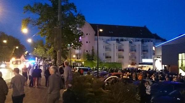 Die Tafelhalle wird geräumt. Die Tafelhalle wird geräumt.