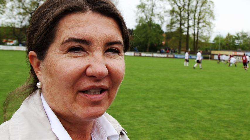 Bettina Model, die Geschäftsführerin der Kinderrheumastiftung Bayern, freute sich über die Spenden.