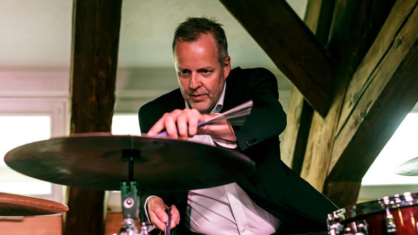 Das Wolfgang Haffner Acoustic Trio mit Wolfgang Haffner (Schlagzeug) gab zum Festivalabschluss am 3. Mai 2015 gleich zwei Konzerte in der Jegelscheune.