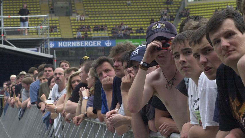 We salute you! AC/DC brachten im Juni 2001 das Nürnberger Frankenstadion zum Beben.