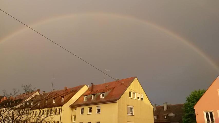 Regenbogen, Regen, Sonne: Kapriolen am Himmel Nürnbergs