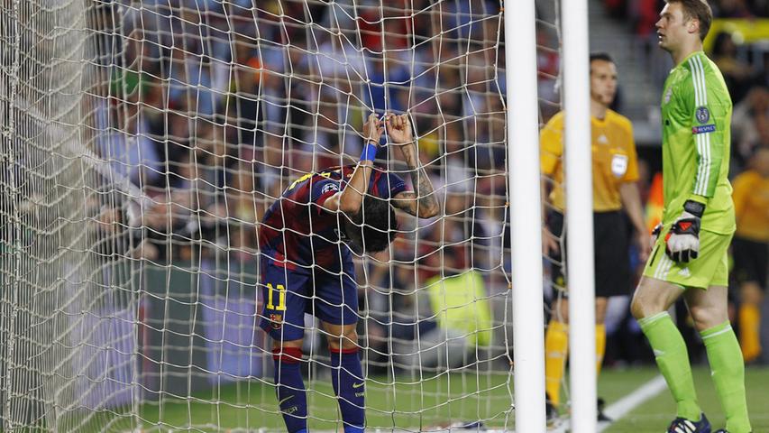 La Vanguardia (Spanien): Guardiola hat einfach nicht genug Spieler von einer so hohen Qualität, um mit Bayern zu wiederholen was er bei Barca hatte, vor allem in der Verteidigung. Messi war unaufhaltsam. Er war der Beste der Welt. Der Mann, der mit einem Ball am Fuß alles machen kann.