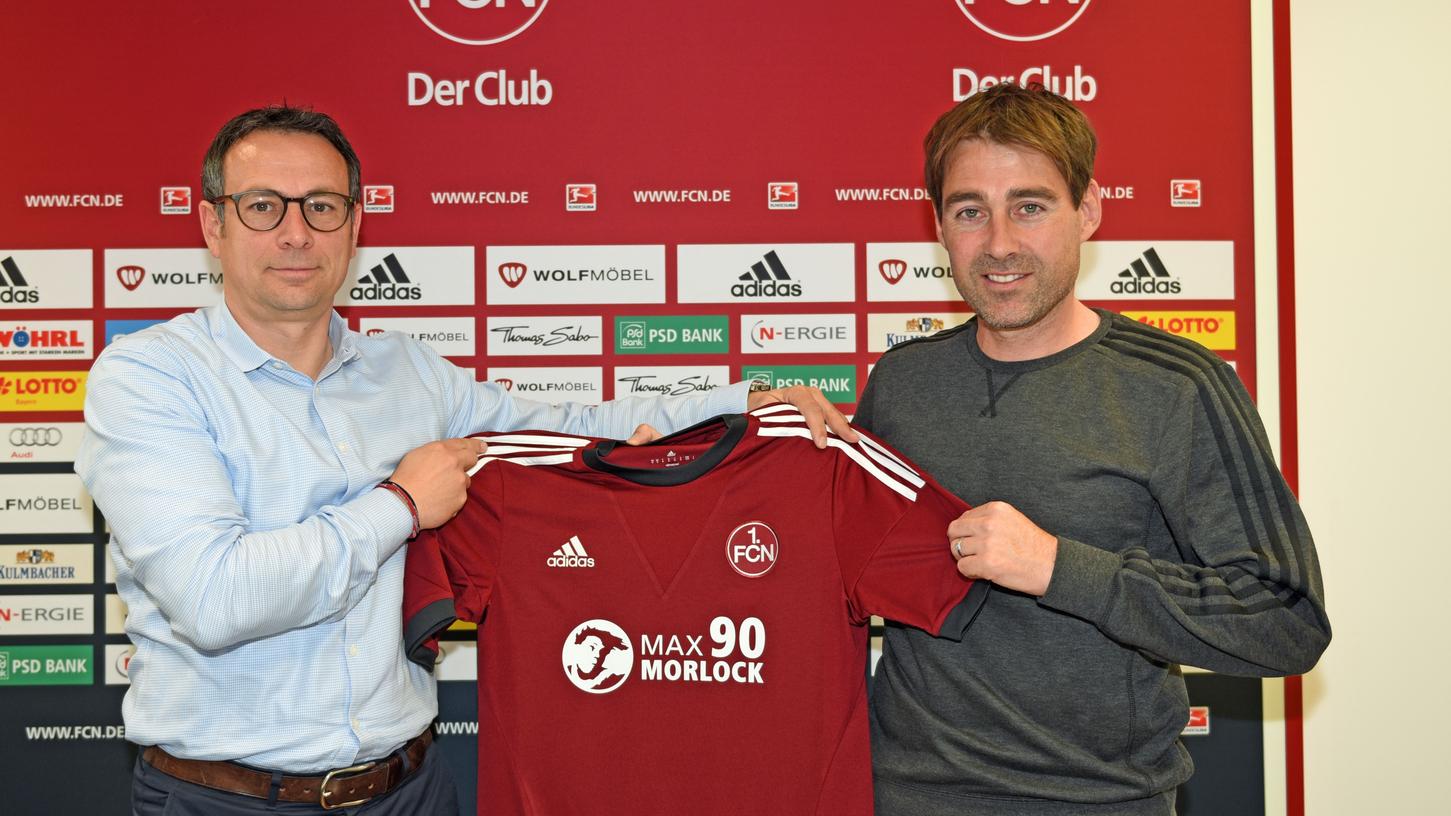 Das kann sich sehen lassen: Martin Bader und René Weiler präsentieren das Sondertrikot. Das kann sich sehen lassen: Martin Bader und René Weiler präsentieren das Sondertrikot.