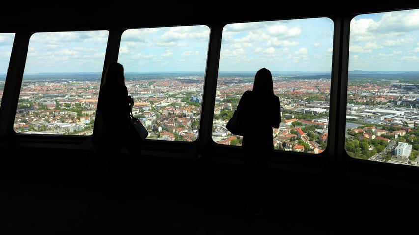 Blick ins Nürnberger Ei: Funkturm übers Wochenende geöffnet